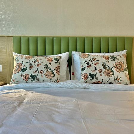 Hotel Limon & Banquet Sector 29, Gurgaon Dış mekan fotoğraf