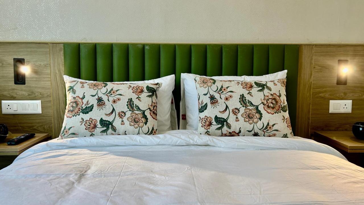 Hotel Limon & Banquet Sector 29, Gurgaon Dış mekan fotoğraf