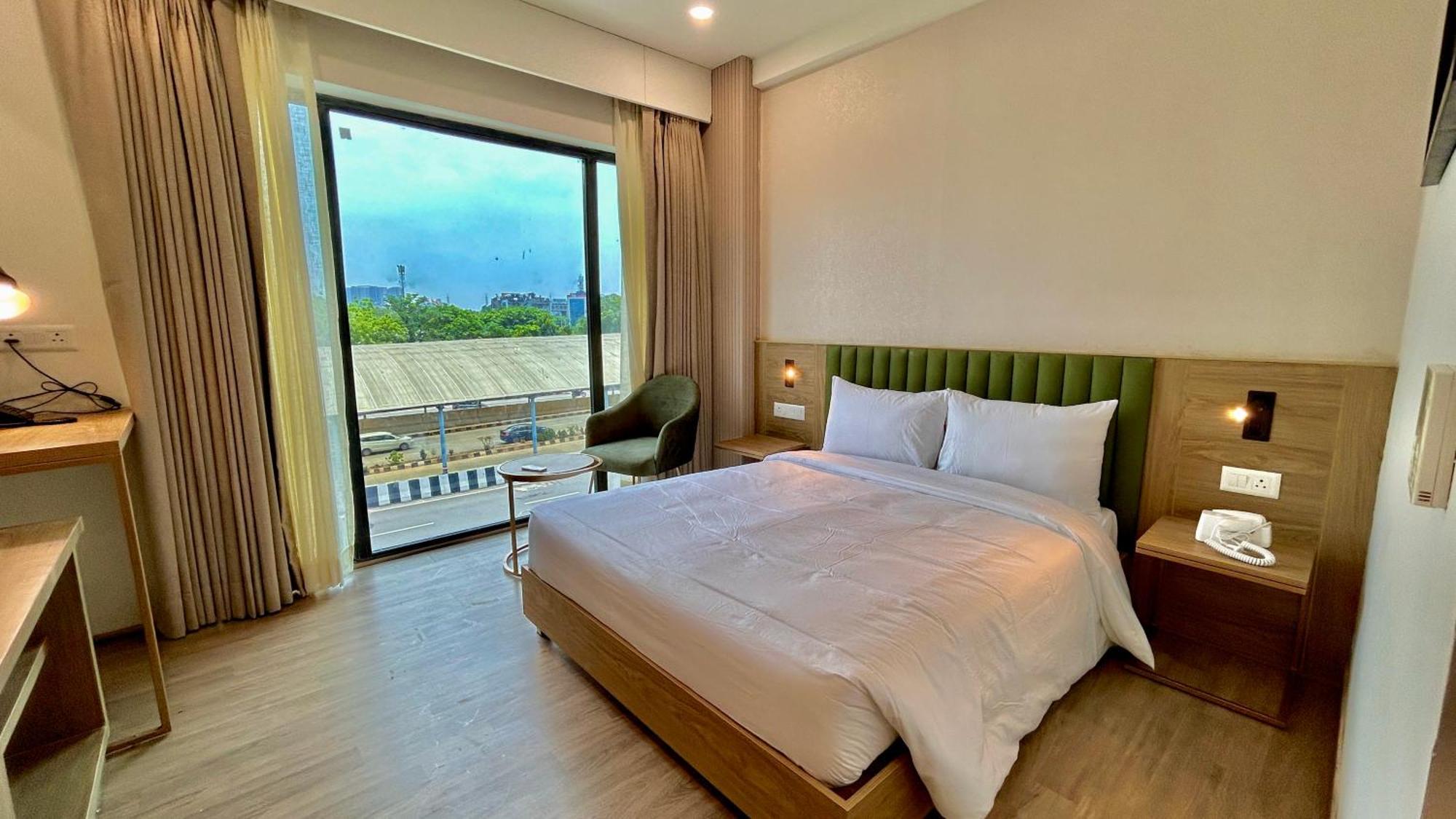 Hotel Limon & Banquet Sector 29, Gurgaon Dış mekan fotoğraf