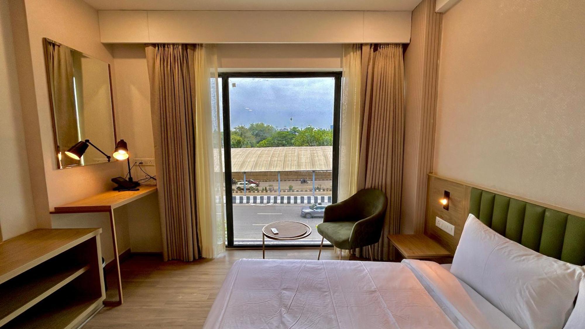 Hotel Limon & Banquet Sector 29, Gurgaon Dış mekan fotoğraf